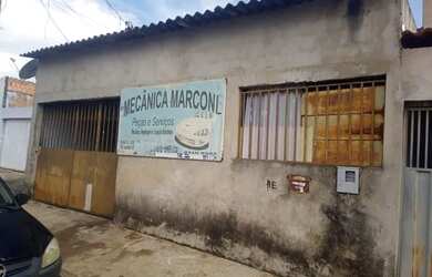 Imagem: A casa possui 2 Dormitórios, 2 Banheiros, 4 Vagas na garagem