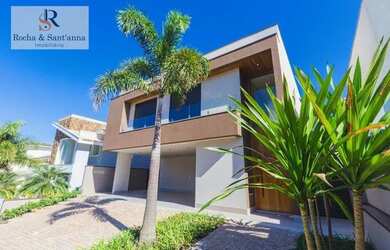 Imagem: A casa em condomínio possui 3 Dormitórios, 4 Banheiros, 4