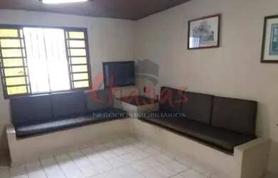 Imagem: A casa possui 2 Dormitórios, 1 Banheiro e 110m² de Área e