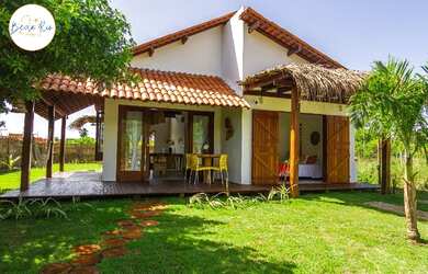 Imagem: A casa possui 2 Dormitórios, 2 Banheiros, 2 Vagas na garagem