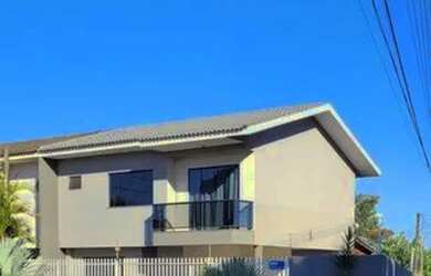 Imagem: A casa possui 3 Dormitórios, 3 Banheiros, 2 Vagas na garagem