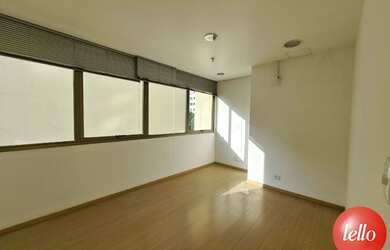 Imagem: O depósito possui 1 Vaga na garagem, 42m² de Área e está