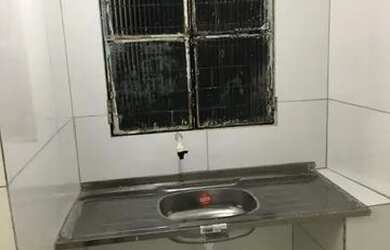 Imagem: A casa possui 1 Dormitório e 1 Banheiro e está localizado