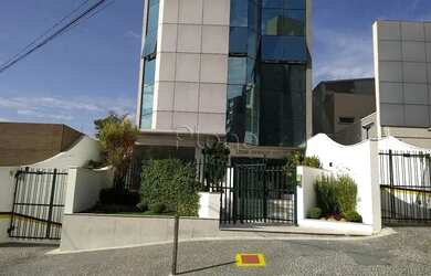 Imagem: O depósito possui 2 Vagas na garagem, 70m² de Área e está