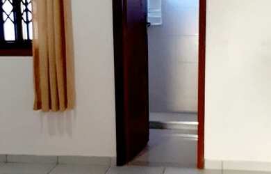 Imagem 13: Casa na segurança de charmoso condomínio para locação no Parque Burle