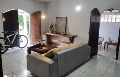 Imagem: A casa possui 3 Dormitórios, 3 Banheiros, 3 Vagas na garagem