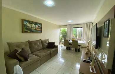 Imagem: A casa possui 3 Dormitórios, 2 Banheiros, 2 Vagas na garagem