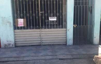 Imagem: A casa possui 2 Dormitórios, 2 Banheiros e 1 Vaga na garagem