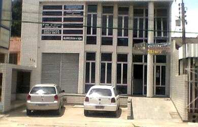 Imagem: O depósito possui 3 Vagas na garagem, 270m² de Área e está