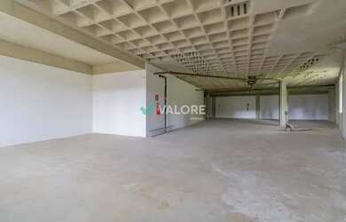 Imagem: O depósito para alugar possui 4 Vagas na garagem e 1141m²