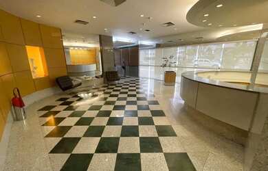 Imagem: O depósito possui 2 Vagas na garagem e 87m² de Área e está