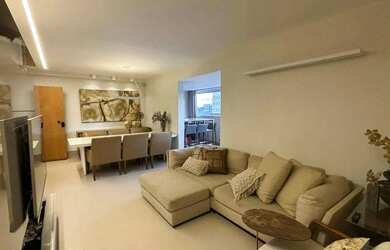 Imagem: O apartamento possui 4 Dormitórios, 2 Banheiros, 3 Vagas na