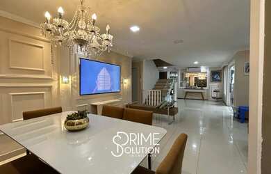 Imagem: A casa em condomínio possui 4 Dormitórios, 5 Banheiros, 2