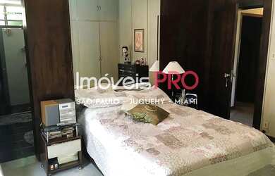 Imagem 15: Casa em Moema de 237m² com piscina e churrasqueira