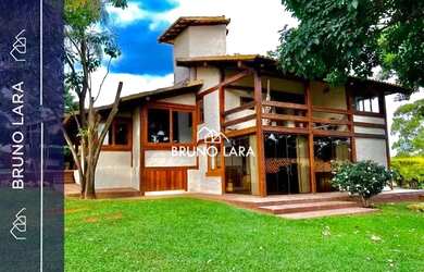 Imagem: A casa em condomínio possui 4 Dormitórios, 3 Banheiros, 2