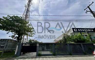 Imagem: A casa possui 4 Dormitórios, 4 Banheiros, 3 Vagas na garagem