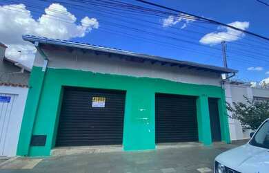 Imagem: A casa possui 2 Dormitórios, 2 Banheiros, 10m² de Área e