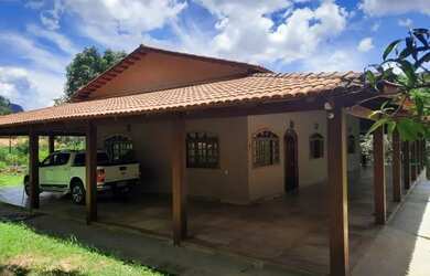 Imagem: A fazenda possui 200m² de Área e está localizado em Pirenópolis