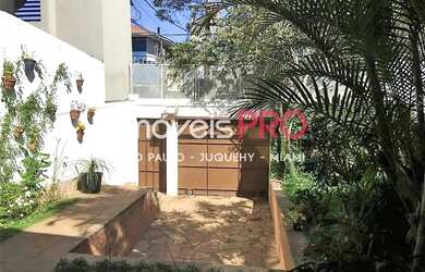 Imagem 6: Casa em Moema de 237m² com piscina e churrasqueira