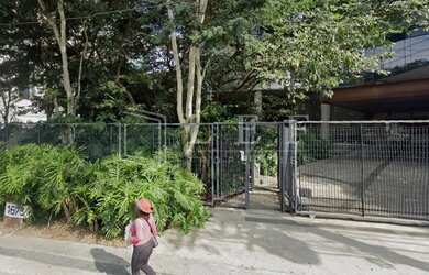 Imagem: O depósito possui 5 Vagas na garagem e 471m² de Área e está