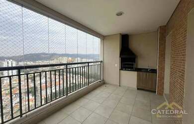 Imagem: O apartamento possui 3 Dormitórios, 5 Banheiros, 3 Vagas na