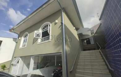 Imagem: O depósito possui 4 Vagas na garagem e 165m² de Área e está