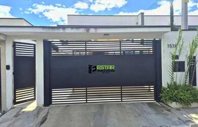 Imagem: A casa possui 3 Dormitórios, 3 Banheiros, 2 Vagas na garagem