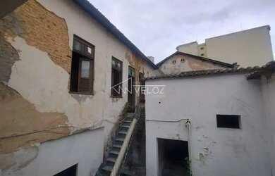 Imagem: O depósito possui 576m² de Área e está localizado em Catete