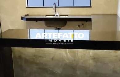 Imagem: A casa possui 3 Dormitórios, 2 Banheiros, 4 Vagas na garagem