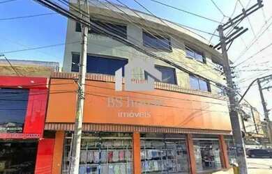 Imagem: O depósito possui 3 Vagas na garagem, 7.309m² de Área e