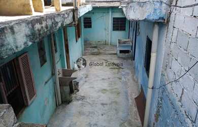 Imagem: A casa possui 5 Dormitórios, 3 Banheiros, 1 Vaga na garagem