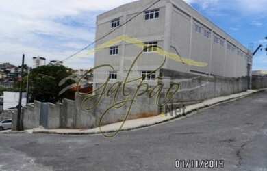 Imagem: O depósito possui 5 Vagas na garagem, 964-0m² de Área e está