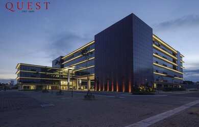 Imagem: O depósito possui 5 Vagas na garagem, 236m² de Área e está