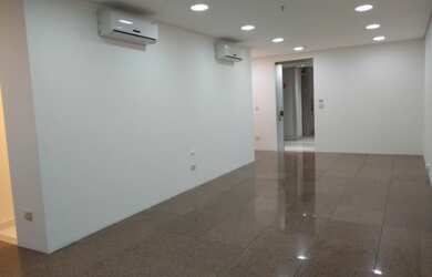 Imagem: O depósito possui 1 Vaga na garagem e 42m² de Área e está