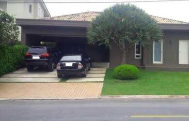 Imagem: A casa em condomínio possui 4 Dormitórios, 5 Banheiros, 3