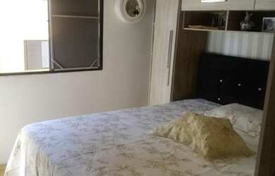 Imagem: O apartamento possui 2 Dormitórios, 1 Banheiro, 1 Vaga na garagem