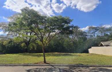 Imagem: O terreno possui 1.000m² de Área e está localizado em Itapecerica