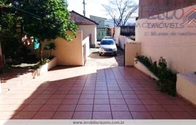 Imagem: A casa possui 4 Dormitórios, 3 Banheiros, 269m² de Área e