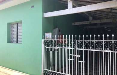 Imagem: A casae possui 3 Dormitórios, 1 Banheiro, 145-0m² de Área