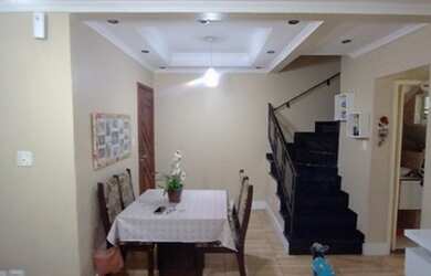 Imagem: A casa possui 3 Dormitórios, 2 Banheiros, 1 Vaga na garagem