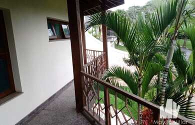 Imagem: A casa em condomínio possui 5 Dormitórios, 5 Banheiros, 430m²