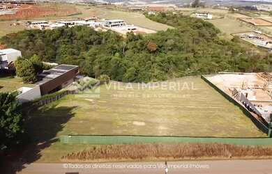 Imagem: O terreno possui 5.200m² de Área e está localizado em Porto