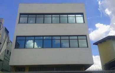 Imagem: O depósito possui 870m² de Área e está localizado em Vila