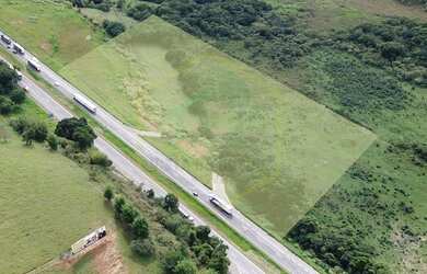 Imagem: O terreno possui 60.000m² de Área e está localizado em Penha