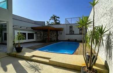 Imagem: O apartamento possui 4 Dormitórios, 3 Banheiros, 5 Vagas na