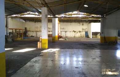 Imagem: O depósito possui 1.400m² de Área e está localizado em