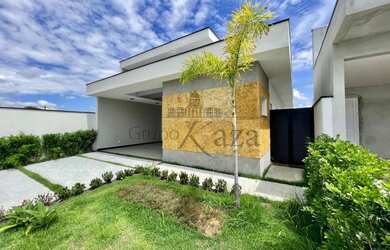 Imagem: A casa em condomínio possui 3 Dormitórios, 4 Banheiros, 2