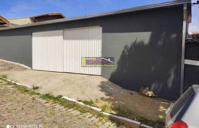 Imagem: A casa possui 2 Dormitórios, 2 Banheiros e 360m² de Área