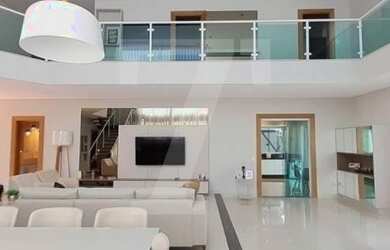 Imagem: A casa possui 5 Dormitórios, 5 Banheiros, 5 Vagas na garagem