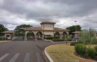 Imagem: O terreno possui 445m² de Área e está localizado em Parque